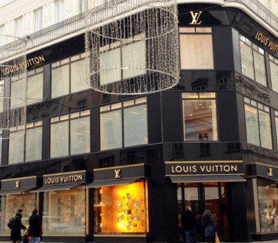59_Louis_Vuitton_Store_Outside.jpg